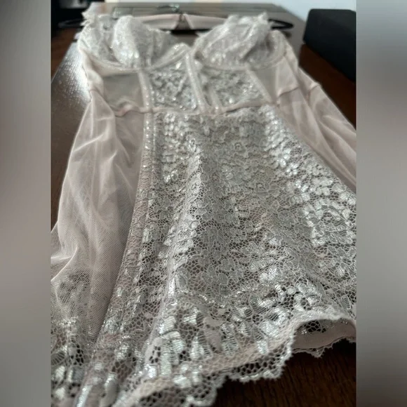 VS NWOT SZ 36D lingerie - Picture 5 of 5